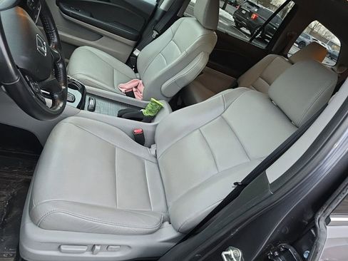Used 2019 Honda Pilot Touring image 10