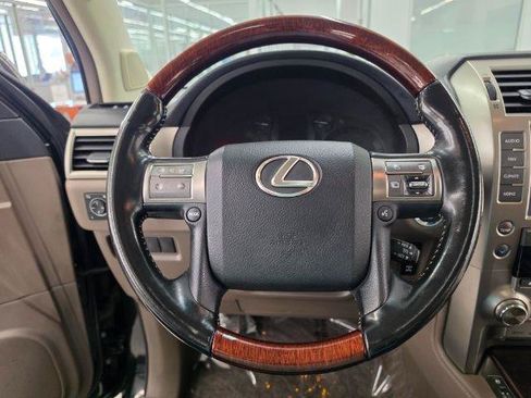 Used 2016 Lexus GX 460 w/ Premium Package AWD/4WD image 17