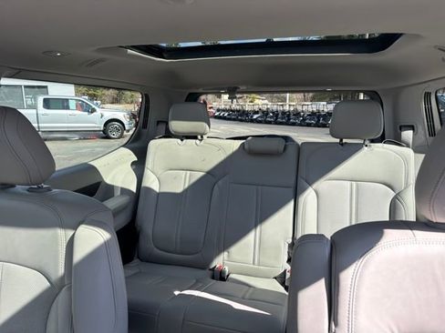 Used 2022 Jeep Wagoneer Series III w/ Premium Group I image 32