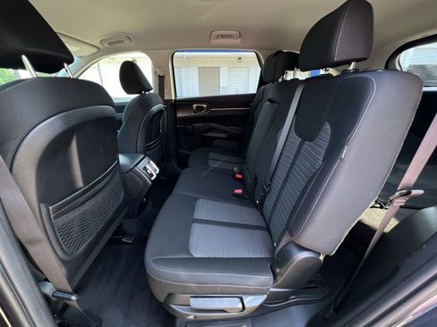 Used 2025 Kia Sorento LX FWD image 30