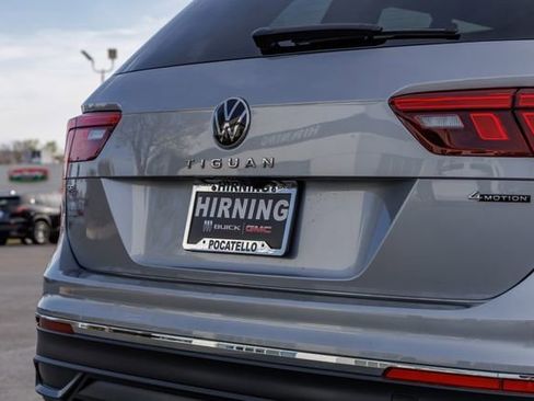 Used 2024 Volkswagen Tiguan SE AWD/4WD image 22