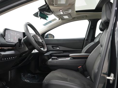 Used 2024 Nissan Ariya AWD image 23