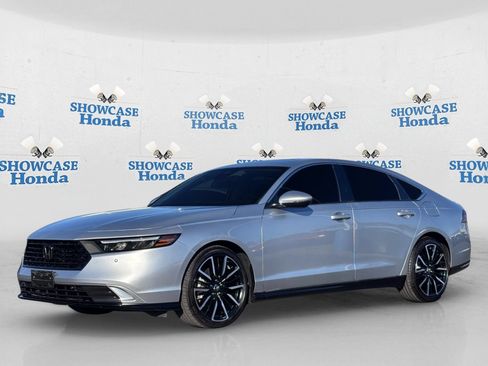Certified 2025 Honda Accord Touring image 2