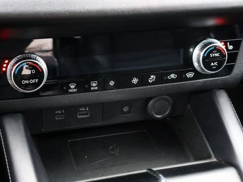 Used 2024 Mitsubishi Outlander SE image 8