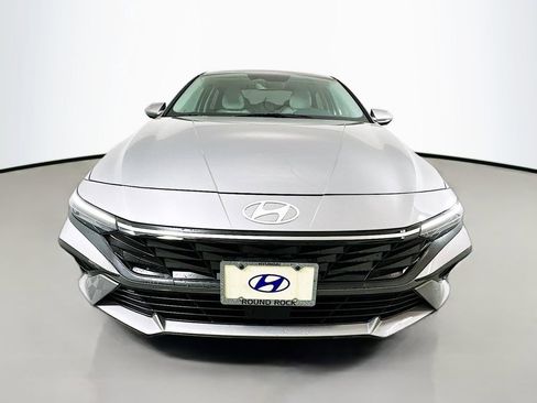 Certified 2025 Hyundai Elantra Limited w/ Cargo Package FWD image 2
