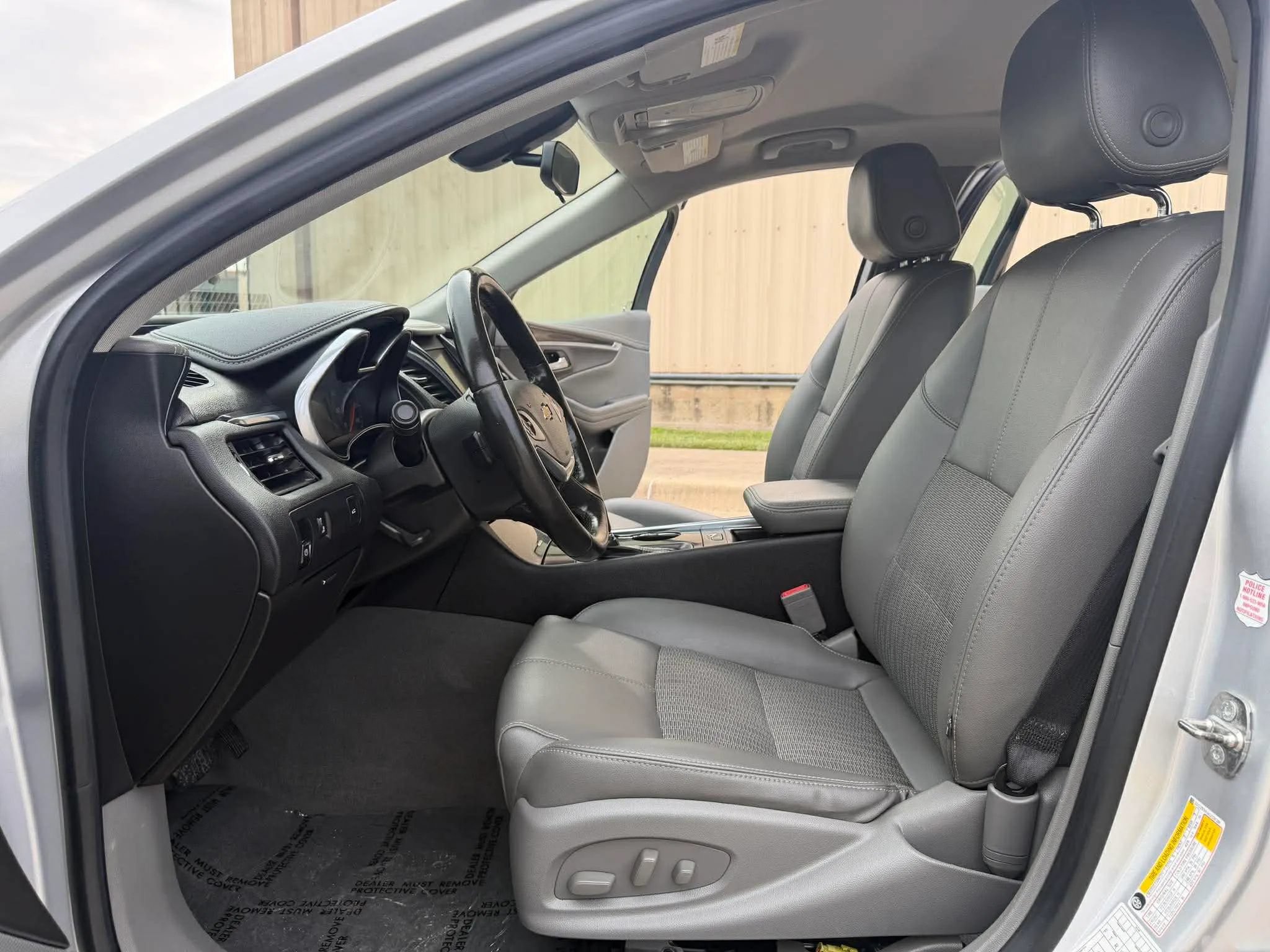 Used 2019 Chevrolet Impala LT FWD image 21