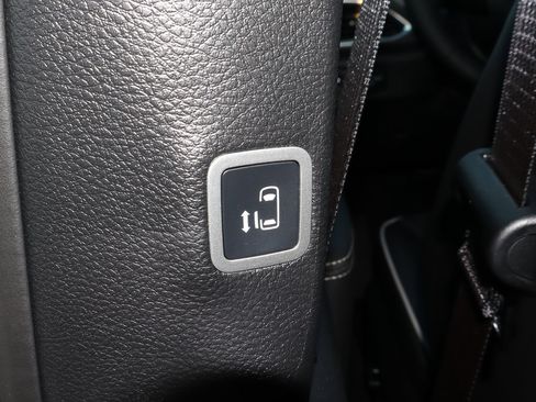 New 2026 Chrysler Pacifica Limited w/ S Appearance Package image 17