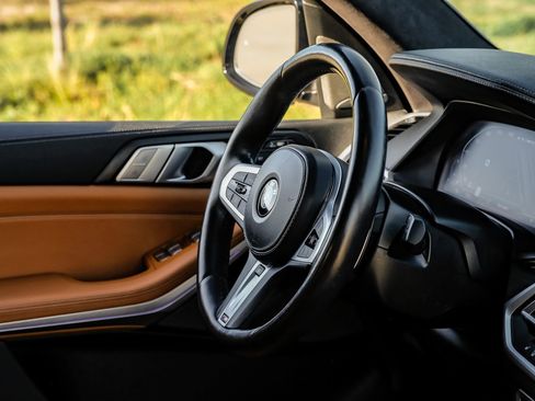 Used 2021 BMW X7 M50i w/ Executive Package image 15