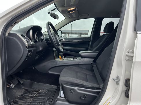 Used 2011 Jeep Grand Cherokee Laredo w/ Trailer Tow Group image 17