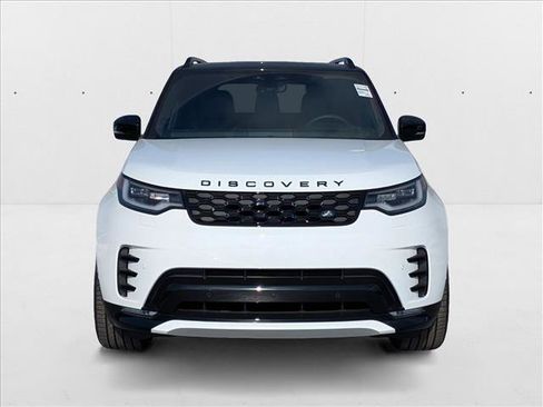 New 2025 Land Rover Discovery Dynamic SE image 6