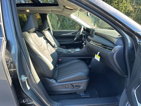 New 2026 INFINITI QX60 Luxe w/ Cargo Package image 9