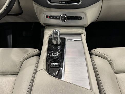 Used 2016 Volvo XC90 T8 Momentum w/ Vision Package image 31