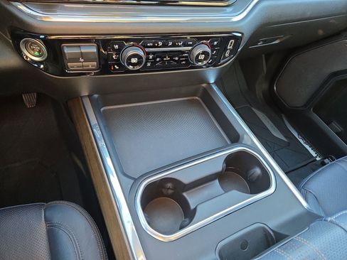 Used 2024 Chevrolet Silverado 2500 High Country w/ High Country Premium Package image 22