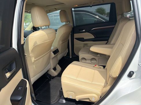 Used 2019 Toyota Highlander Limited image 8