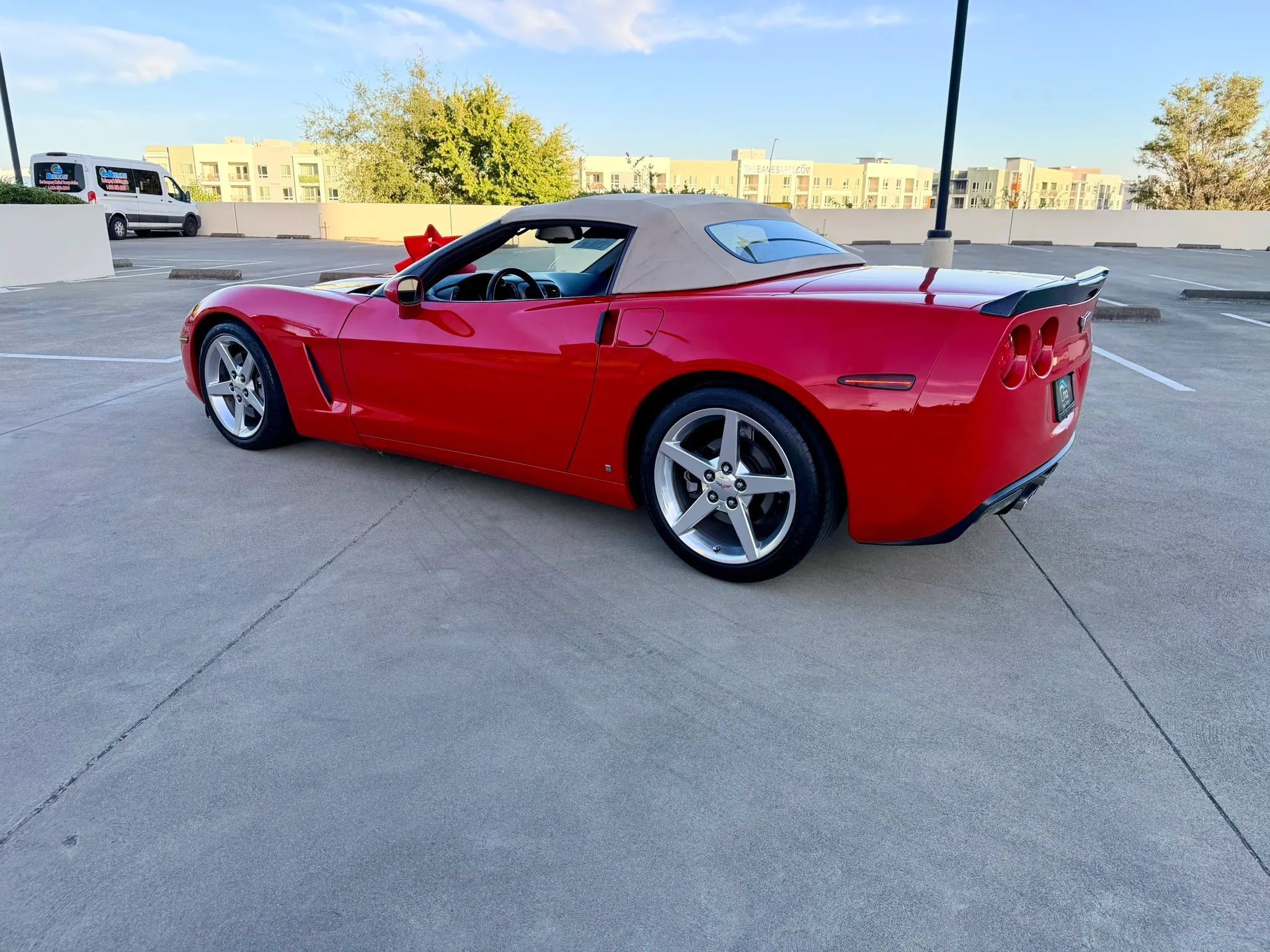 Used 2006 Chevrolet Corvette Convertible w/ Preferred Equipment Group RWD image 18