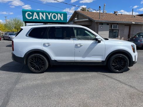 Used 2020 Kia Telluride S w/ S 8 Passenger Seating Package image 2