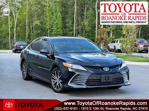 Used 2023 Toyota Camry XLE w/ Cold Weather Package FWD image 1