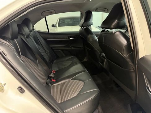Used 2020 Toyota Camry SE image 23