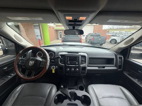 Used 2018 RAM 2500 Tradesman w/ Chrome Appearance Group AWD/4WD image 17