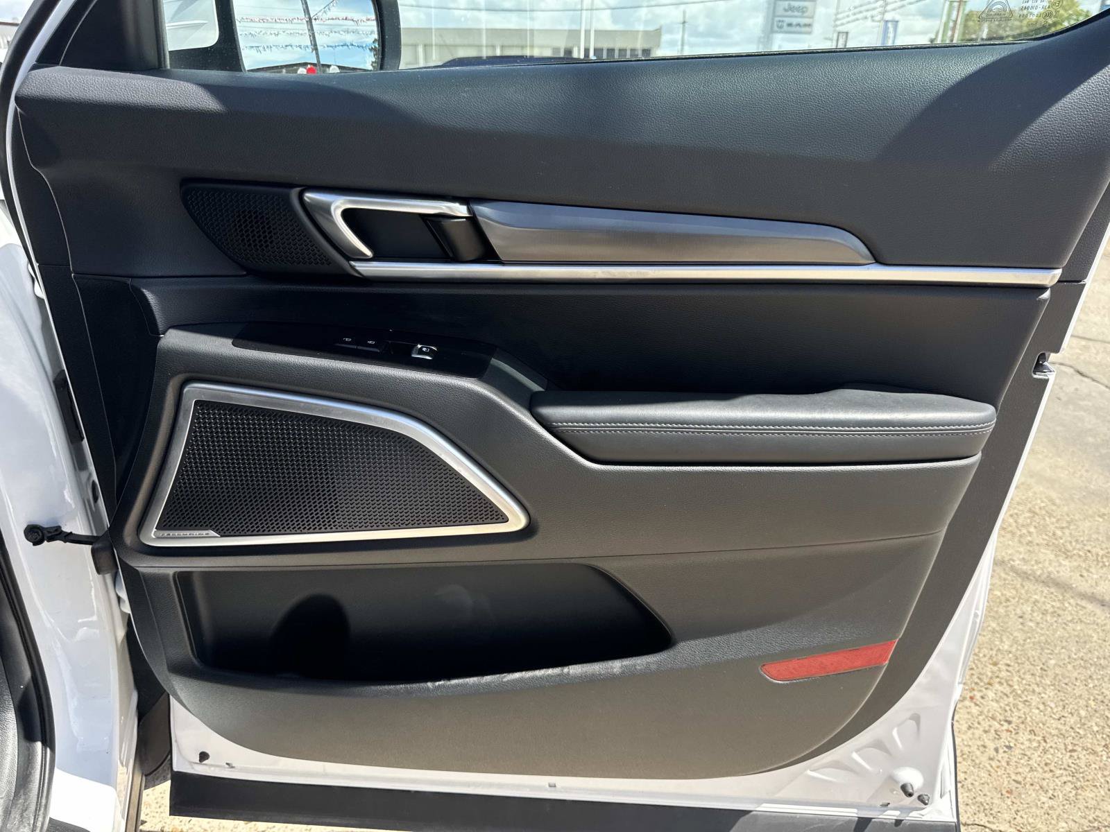 Used 2024 Kia Telluride S w/ S Sunroof Package FWD image 13
