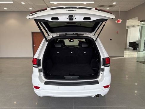 Used 2019 Jeep Grand Cherokee Altitude image 42