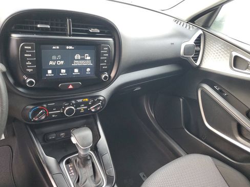 Used 2021 Kia Soul LX FWD image 23