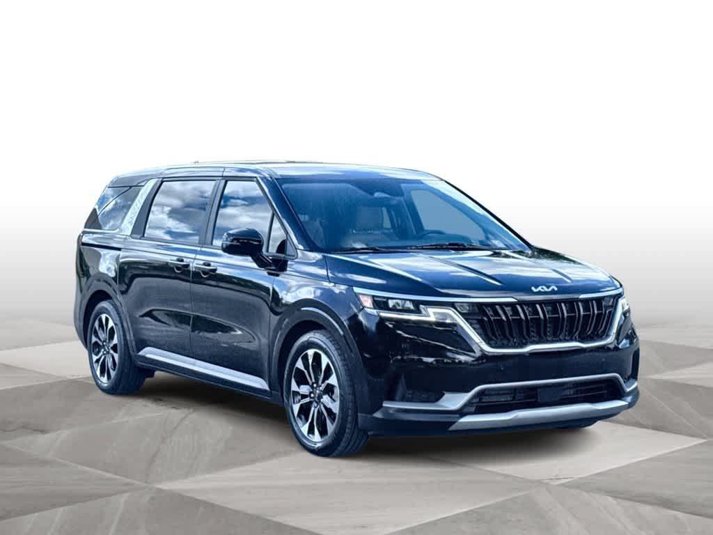 Used 2024 Kia Carnival EX FWD image 2