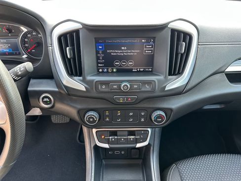 Used 2024 GMC Terrain SLE FWD image 23