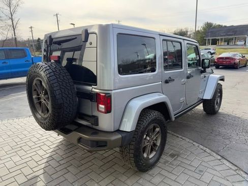 Used 2017 Jeep Wrangler Unlimited Sahara image 8