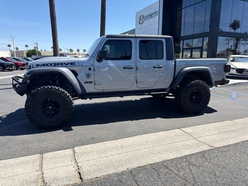 Used 2020 Jeep Gladiator Mojave AWD/4WD image 6