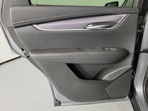 Certified 2025 Cadillac XT5 Luxury FWD image 12