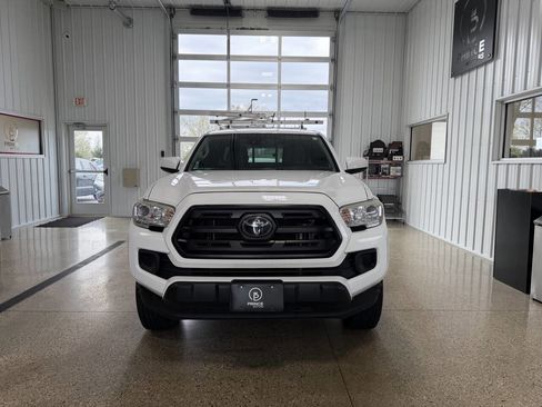 Used 2018 Toyota Tacoma SR AWD/4WD image 7