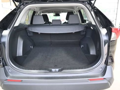 Used 2024 Toyota RAV4 XLE AWD/4WD image 28