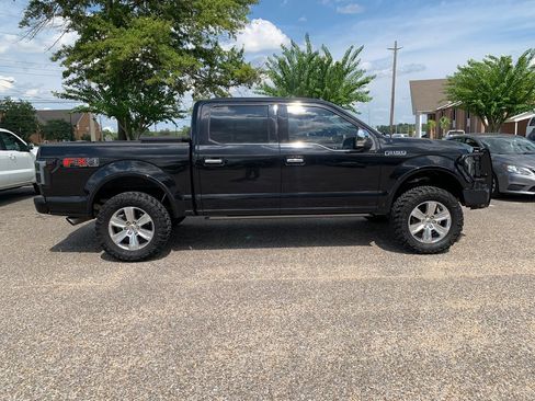 Used 2017 Ford F150 Platinum w/ Equipment Group 701A Luxury AWD/4WD image 2