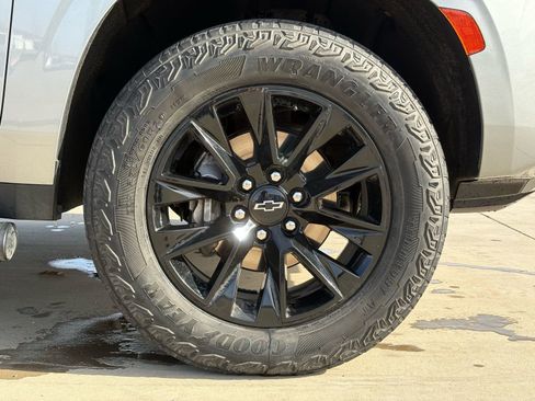 Certified 2023 Chevrolet Tahoe Z71 w/ Luxury Package image 10