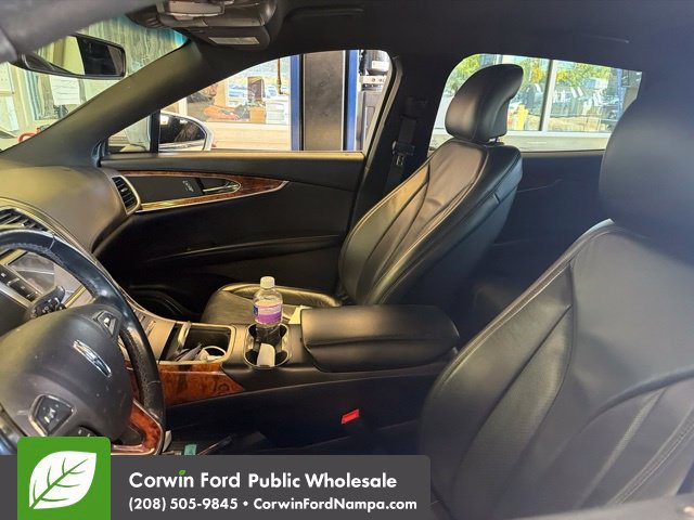 Used 2018 Lincoln MKX Select w/ Select Plus Package FWD image 5