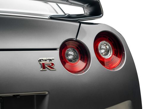 Used 2016 Nissan GT-R Premium AWD/4WD image 13