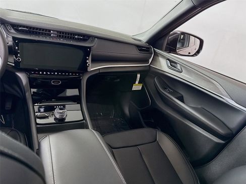 New 2026 Jeep Grand Cherokee L Limited AWD/4WD image 18