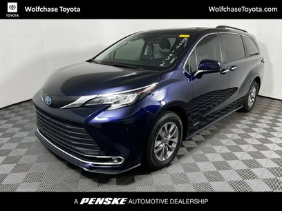 Used 2021 Toyota Sienna XLE