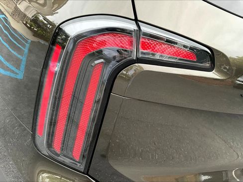Used 2024 Kia Telluride EX X-Line AWD/4WD image 29