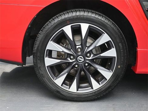 Used 2017 Nissan Sentra SR Turbo image 36