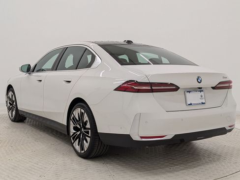 New 2026 BMW 530i w/ Premium Package RWD image 3