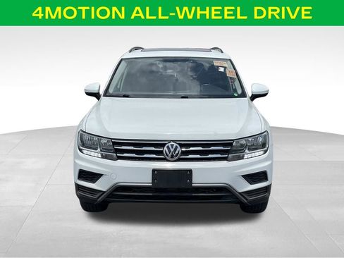 Used 2018 Volkswagen Tiguan SE w/ Panoramic Sunroof Package AWD/4WD image 3