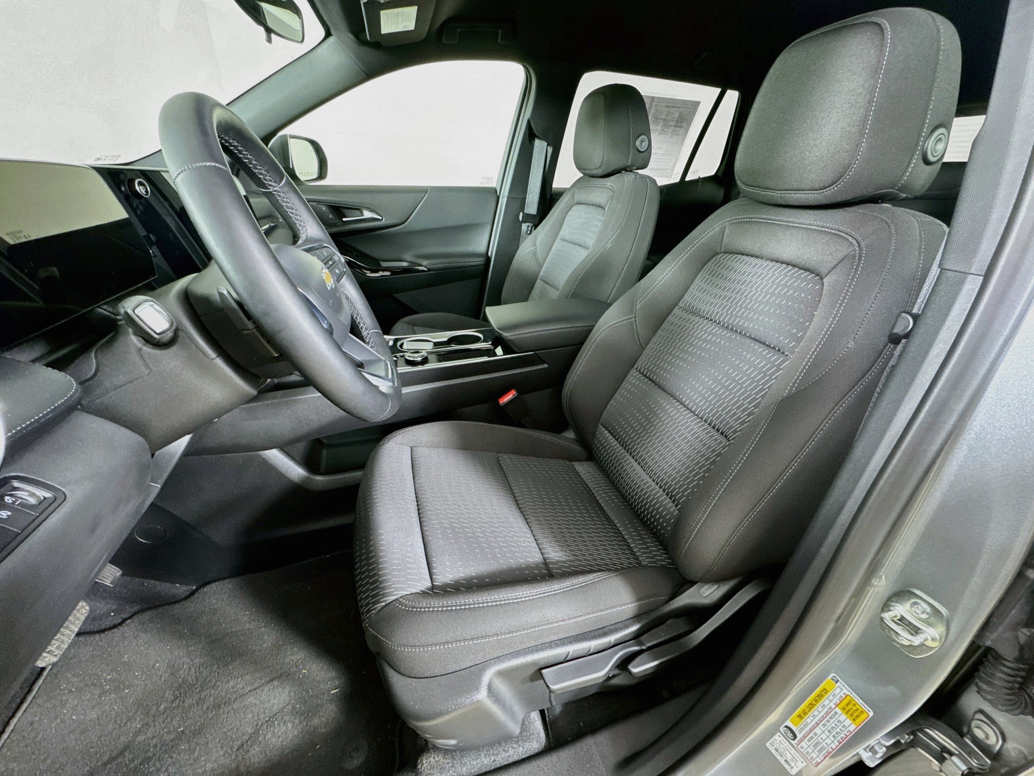 Used 2026 Chevrolet Equinox LT AWD/4WD image 12