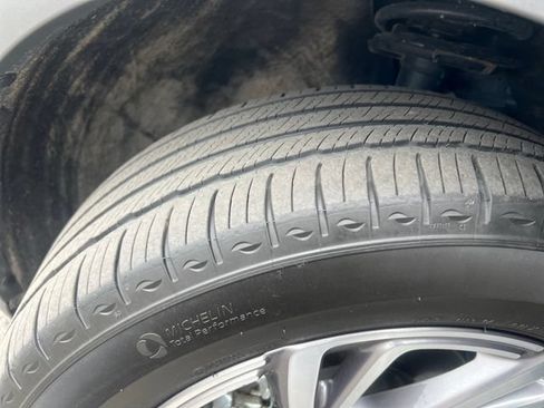 Certified 2024 Lincoln Corsair AWD image 30