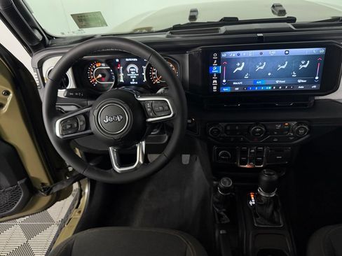 Certified 2026 Jeep Wrangler Unlimited Sahara AWD/4WD image 13