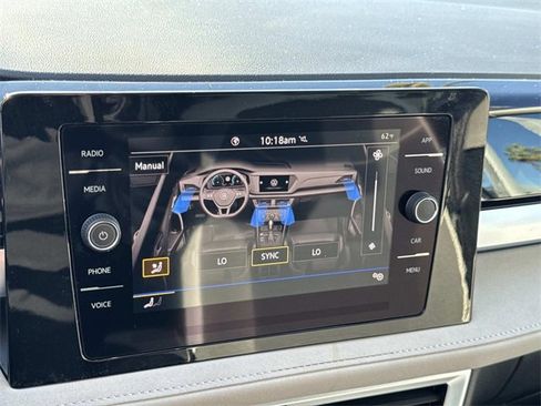 Certified 2025 Volkswagen Taos SE w/ Panoramic Sunroof Package image 20