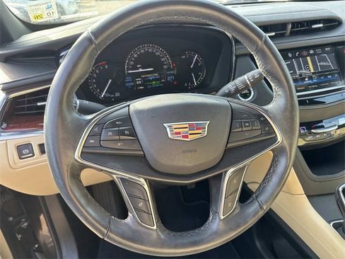 Used 2018 Cadillac XT5 Luxury image 28