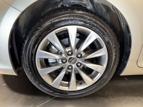 Used 2016 Toyota Camry XLE image 10