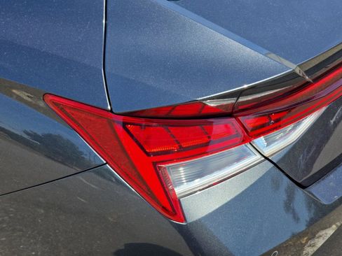 Used 2022 Hyundai Elantra Limited FWD image 35